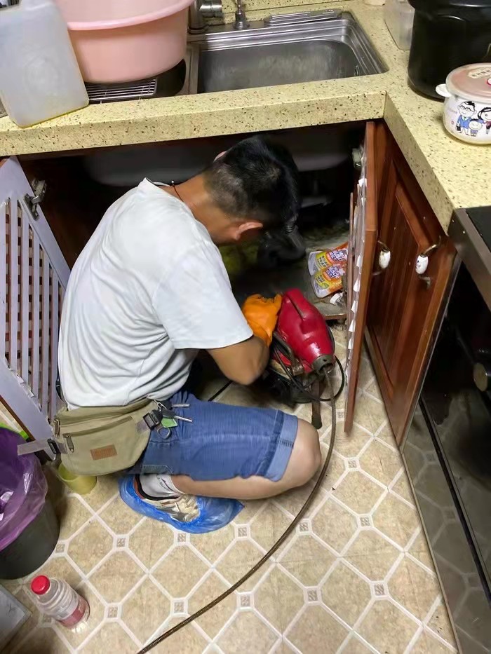 阿尔山通下水道